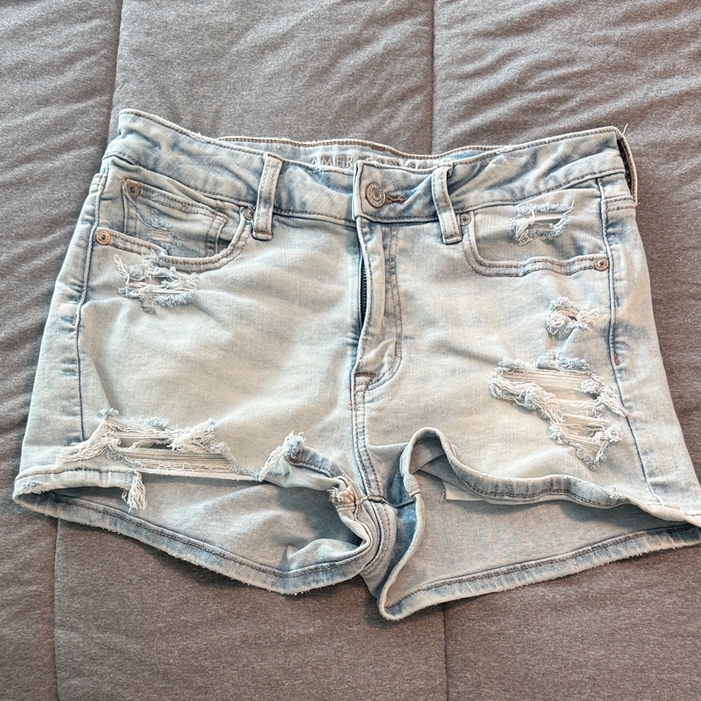 American Eagle Outfitters Light Wash Distressed Denim Shorts size 8